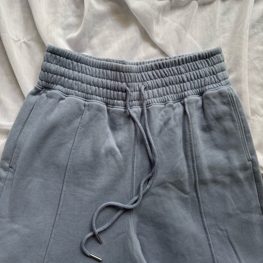 Abercrombie & Fitch High Waist Shorts - Picture 2 of 7